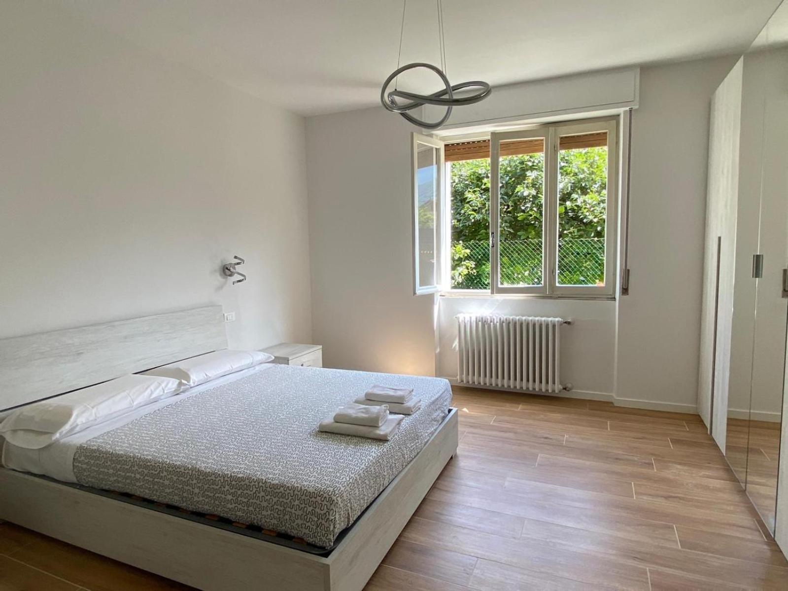 Villa The Swan - Composed By 2 Apartments Mandello del Lario Exterior photo