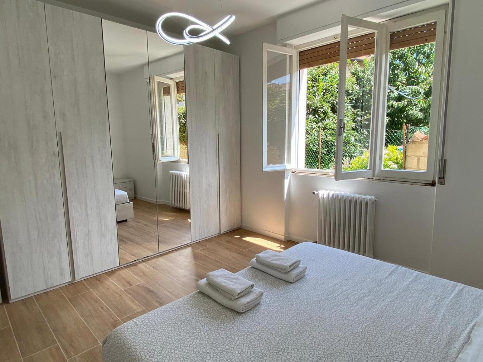 Villa The Swan - Composed By 2 Apartments Mandello del Lario Exterior photo